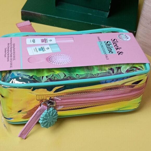 Sleek & Shine Hair Styling Essentials beauty bundle - Picture 3 of 7